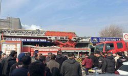 Yangını cep telefonuyla görüntülemek için birbirleriyle yarıştılar