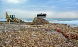 Mersin Sahillerinde Sel Sonrası Büyük Seferberlik