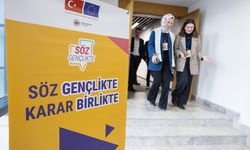 Mezitli’de Gençler Meclis Koltuğuna Oturdu