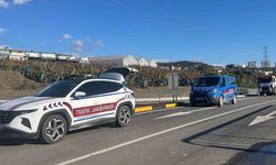 Alanya'da SUV araç ile otomobil çarpıştı: 3 yaralı