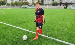 Depremde Bacağını Kaybetti Futboldan Vazgeçmedi