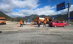 Dün yağan sağanak karayolunu göle döndürdü