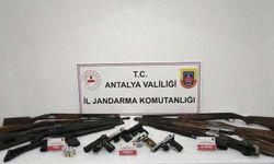 Gazipaşa'da ruhsatsız 15 silah ele geçirildi