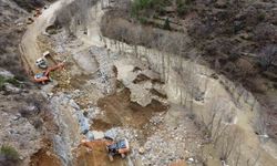 Kayseri-Adana karayolunda selin izleri siliniyor