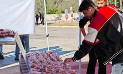 Kepez'de trafik kazasında hayatını kaybeden AÜ öğrencileri için lokma hayrı