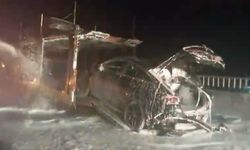 Osmaniye'de araç yüklü tırda yangın: 3 araç kullanılamaz hale geldi