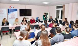 Silifke’de Gençler ve Adalet Temsilcileri Aynı Sofrada