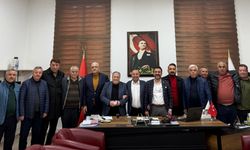 Toroslar Belediyesi’nde Meclis Öncesi Tatlı Buluşma