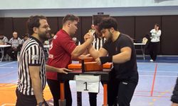 Kaan Aslan’dan Çifte Zafer: Hem Sağ Hem Sol Kolda Zirvede