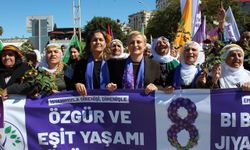 Adana’da Kadınlar Eşitlik ve Özgürlük İçin Yürüdü