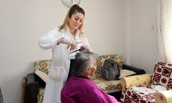 Toroslar Belediyesi Büyüklerin Bayram Bakımını Evde Yaptı