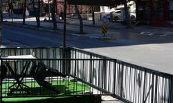 Bu kavşağa giren sürücüler kaza sonucu ya sanayiye ya da hastaneye gidiyor