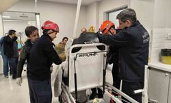 Göğüs boşluğuna demir saplanan hastanın ameliyatına itfaiye girdi