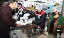 Osmaniye'de vatandaşlar iftar sofrasında buluştu