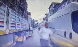 Trafikte dehşet: Tırdaki yolcu bıçakla saldırdı