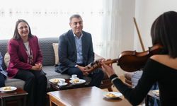 Vali Toros’a Bayram Ziyaretinde Kemanlı Sürpriz