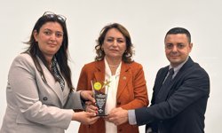 Dr. Müzeyyen Şevkin’den Hadırlı’da İlham Veren Söyleşi