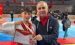 Arabanlı Ahmet Öztürk Taekwondoda Bölge Şampiyonu!