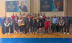 Düzce'de 23 Nisan Turnuvası: 100 Raket Bayram İçin Sallandı!