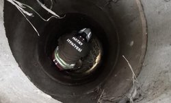 Antakya'da kuyuya düşen köpeği itfaiye kurtardı