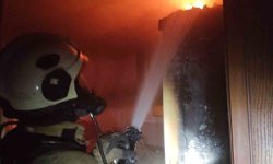 Arsuz'da ev alevlere teslim oldu