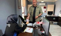 Başkan koruması bankamatikte bulduğu parayı zabıtaya teslim etti