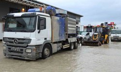 Hatay Büyükşehir Belediyesi ekipleri, 110 noktaya müdahale ederek 32 vatandaşı kurtardı