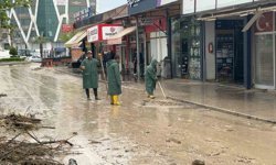 Kadirli'de selin ardından temizlik başladı, esnaf yardım bekliyor