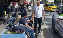 Manavgat'ta korkutan kazada sürücü kask sayesinde hayatta kaldı