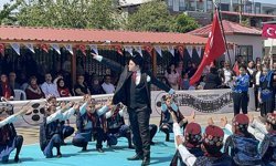 Miniklerden büyük mesaj: 'Savaşlar Dursun, Dünya Çocuklara Kalsın'