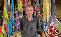 Osmaniye'de 48 yıllık saraç ustası mesleğini köpek tasmasıyla yaşatıyor