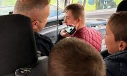 Osmaniye'de özel öğrencilerden polislere çiçekli sürpriz