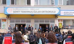 Saldırının gerçekleştiği okulun velileri çocuklarını öperek okula yolladı