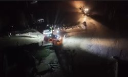 Sele kapılan araçtaki 2 kişi hayatını kaybetti, çevre illerden destek ekipleri sevk edildi