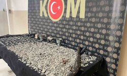 Tarihi eser kaçakçılarına operasyon; binlerce sikke ve onlarca eser ele geçirildi