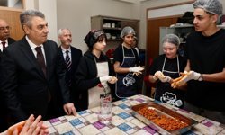 Vali Toros’tan Mezitli’de Okul Ziyareti