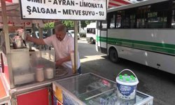 1 Mayıs'ta çalışan seyyar satıcı: 'İşçi bayramında en çok işçiler çalışıyor'