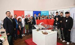8 ülkenin katıldığı gastronomi yarışmasından Kahramanmaraşlı öğrenciler madalyalarla döndü