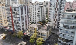 Adana'da depremde hasar gören mahkemelik binalarda yıkım başladı