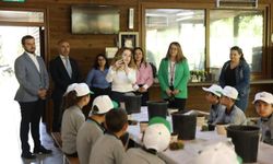 Alanya'da minik eller toprakla buluştu