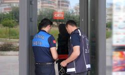 Alanya'da tüketim tarihi geçmiş ürün satan zincir market mühürlendi