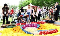 Antalya'da 130 bin çiçekle renkli rekabet
