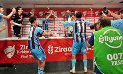 Fatih Tekke: 'Çok şükür taraftarımızı mutlu ettik, camiamıza bir kez daha kupa kazandırdık'
