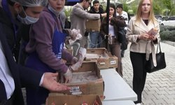 Isparta'da öğrencilere 5 bin adet balık ekmek dağıtıldı
