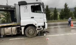 Osmaniye'de tır yağmurda savruldu
