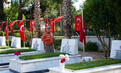 Şehit babası evladının kabri başında: '30 sene geçti ama kolay geçmedi'