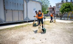 Büyükşehir İlaçlama ve Temizlik Ekiplerinden Bayram Mesaisi