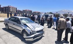 Erzincan'da Korkutan Kaza: Kamyonet Devrildi