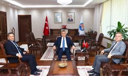 Vali Toros Bakanlık Müfettişleriyle Görüştü