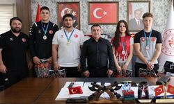 Bilecikli Kuraşçılardan Madalya Yağmuru